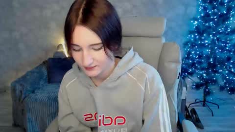 Snapshot of ellisjoy chatting on December 19, 10:44 am Ellis online show from December 19, 10:44 am