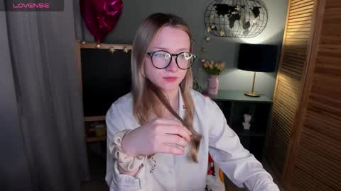 elliup online show from October 12, 1:37 am