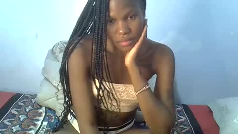 Snapshot of elllanna chatting on March 7, 8:11 pm elllanna online show from March 7, 8:11 pm