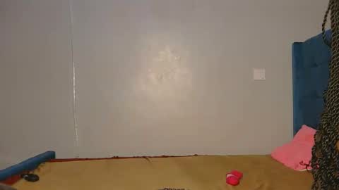 Snapshot of elllanna chatting on March 3, 1:50 pm elllanna online show from March 3, 1:50 pm