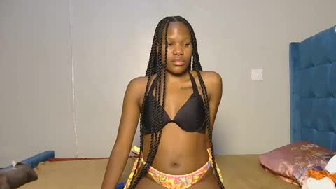 Snapshot of elllanna chatting on March 4, 1:06 pm elllanna online show from March 4, 1:06 pm