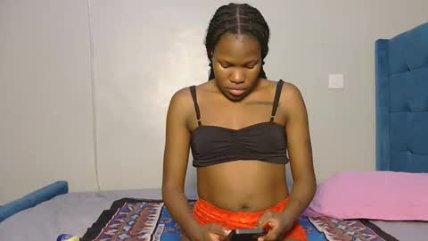 Snapshot of elllanna chatting on March 14, 11:15 am elllanna online show from March 14, 11:15 am