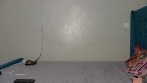 Snapshot of elllanna chatting on March 28, 9:42 am elllanna online show from March 28, 9:42 am