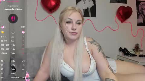 Elly online show from February 28, 5:36 pm
