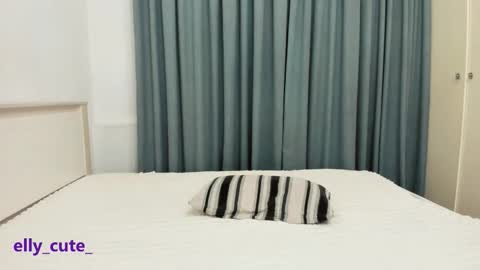 Elly Cute  online show from November 22, 1:37 am