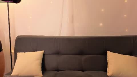 elly online show from June 20, 1:19 am