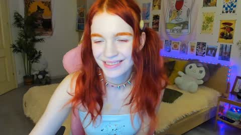 Snapshot of elly_milas chatting on January 12, 10:45 am Elly Fansly online show from January 12, 10:45 am
