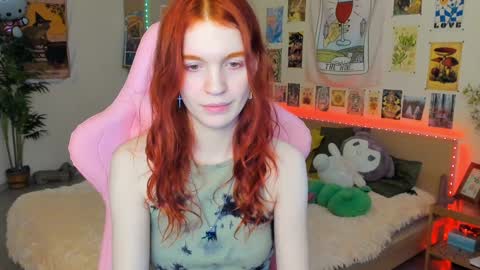 Snapshot of elly_milas chatting on February 2, 8:57 am Elly Fansly online show from February 2, 8:57 am