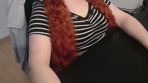 Elly online show from February 25, 8:13 am