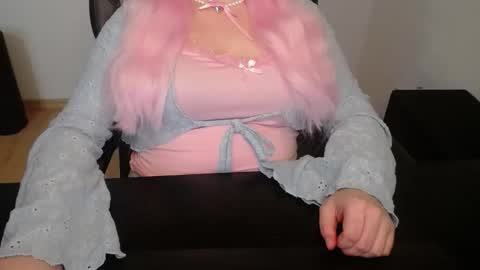 Elly online show from March 14, 9:04 am