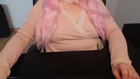 Elly online show from April 1, 7:20 am