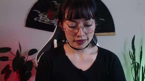 Snapshot of elly_uwuw chatting on January 14, 10:14 pm Emy Castro online show from January 14, 10:14 pm