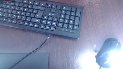 Elly online show from December 31, 1:08 pm