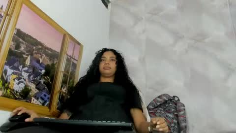ellybloom online show from June 22, 1:08 pm