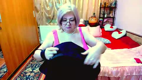 ellyhot53 online show from February 26, 3:52 pm