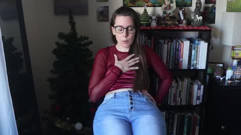 Snapshot of ellynaomi chatting on January 4, 7:23 pm Elly Naomi online show from January 4, 7:23 pm