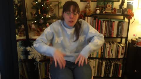 Snapshot of ellynaomi chatting on November 23, 10:31 pm Elly Naomi online show from November 23, 10:31 pm