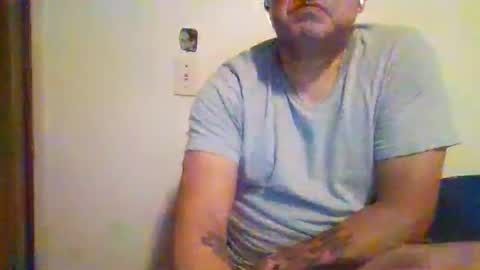 Snapshot of elmario24 chatting on October 1, 5:41 pm elmario24 online show from October 1, 5:41 pm