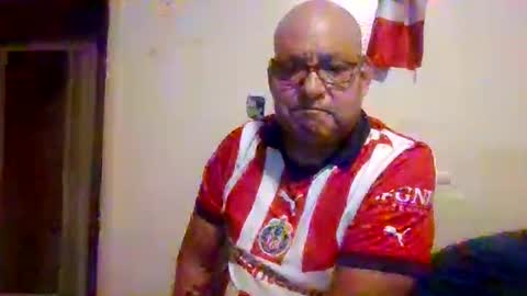 Snapshot of elmario24 chatting on October 9, 7:17 am elmario24 online show from October 9, 7:17 am