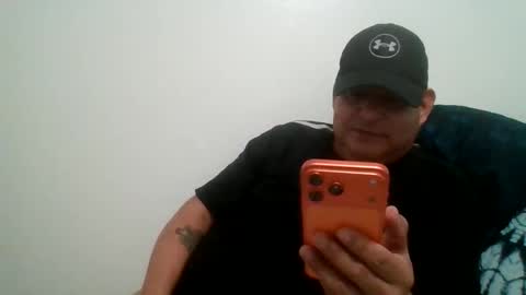 elmario24 online show from February 3, 8:30 am