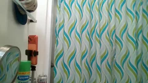 Snapshot of elmario24 chatting on February 16, 7:15 am elmario24 online show from February 16, 7:15 am