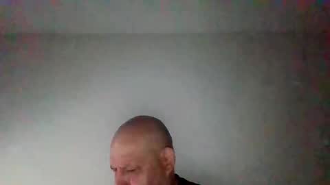 Snapshot of elmario24 chatting on February 24, 8:45 am elmario24 online show from February 24, 8:45 am