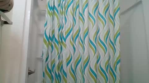 Snapshot of elmario24 chatting on February 27, 11:10 am elmario24 online show from February 27, 11:10 am