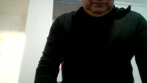 Snapshot of elmario24 chatting on March 8, 11:19 pm elmario24 online show from March 8, 11:19 pm