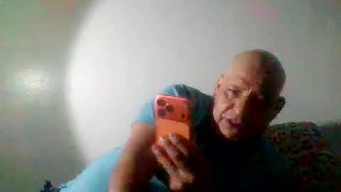 Snapshot of elmario24 chatting on March 14, 9:37 am elmario24 online show from March 14, 9:37 am