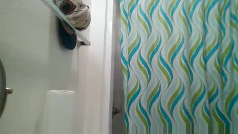 Snapshot of elmario24 chatting on March 23, 7:12 am elmario24 online show from March 23, 7:12 am