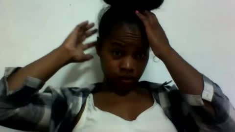 elodie228680 online show from June 14, 4:42 pm