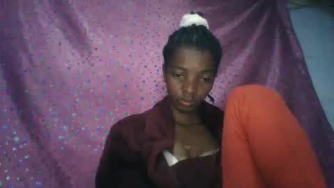 elodynarcisse online show from February 3, 5:18 pm