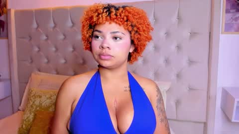 Snapshot of eloisa_cleavage_ chatting on December 5, 10:13 am Maya online show from December 5, 10:13 am