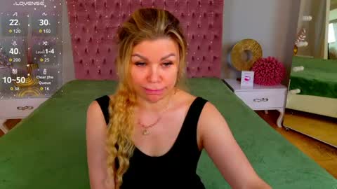 eloise_by online show from July 3, 7:04 am