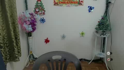 Snapshot of elora_charming chatting on December 26, 8:07 am elora_charming online show from December 26, 8:07 am
