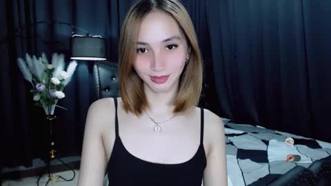 Snapshot of elora_charming chatting on February 25, 9:53 am elora_charming online show from February 25, 9:53 am