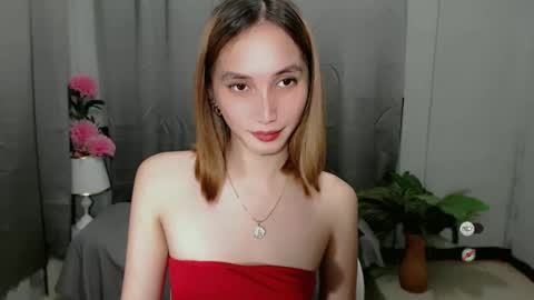 Snapshot of elora_charming chatting on March 11, 3:34 pm elora_charming online show from March 11, 3:34 pm