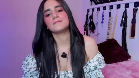 elowen_halley1 online show from April 9, 6:46 pm