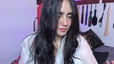 elowen_halley1 online show from May 11, 7:33 pm