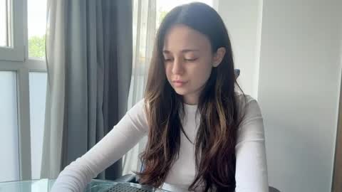 Snapshot of elowynx chatting on May 29, 9:07 am Milana online show from May 29, 9:07 am
