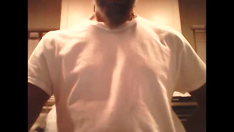 Snapshot of elparador chatting on January 3, 1:05 am El Parador online show from January 3, 1:05 am