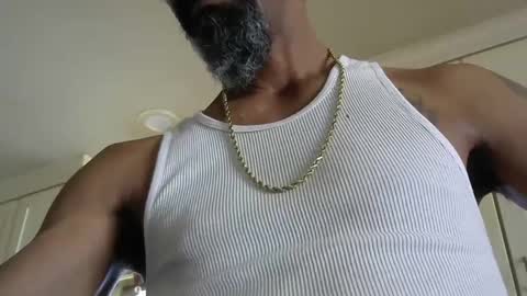 Snapshot of elparador chatting on February 2, 8:41 pm El Parador online show from February 2, 8:41 pm