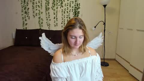 Elsa  online show from November 2, 9:33 am