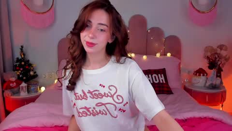 Snapshot of elsa_xo chatting on December 24, 7:44 pm Michelle online show from December 24, 7:44 pm