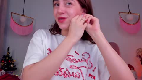 Snapshot of elsa_xo chatting on December 25, 1:53 am Michelle online show from December 25, 1:53 am