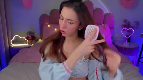 Snapshot of elsa_xo chatting on February 27, 8:20 pm Michelle online show from February 27, 8:20 pm