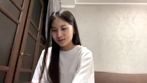 Snapshot of elsedesmond chatting on April 6, 6:42 pm Mia online show from April 6, 6:42 pm