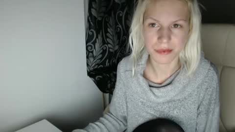 Snapshot of elssa_rush chatting on March 9, 12:21 am elssa_rush online show from March 9, 12:21 am