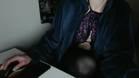 Snapshot of elssa_rush chatting on March 12, 5:49 pm elssa_rush online show from March 12, 5:49 pm