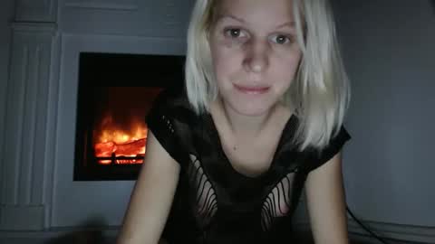 Snapshot of elssa_rush chatting on November 2, 6:21 pm elssa_rush online show from November 2, 6:21 pm